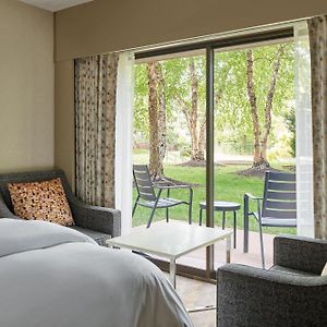 Tradition King Room Mobility or hearing accessible