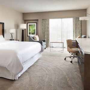 Tradition King Room Mobility or hearing accessible